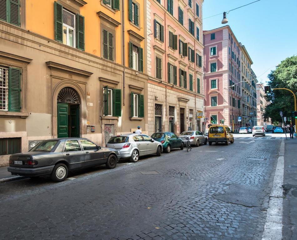 Beautiful And Spacious Next To Termini 10 Minutes From Coliseum Appartamento *