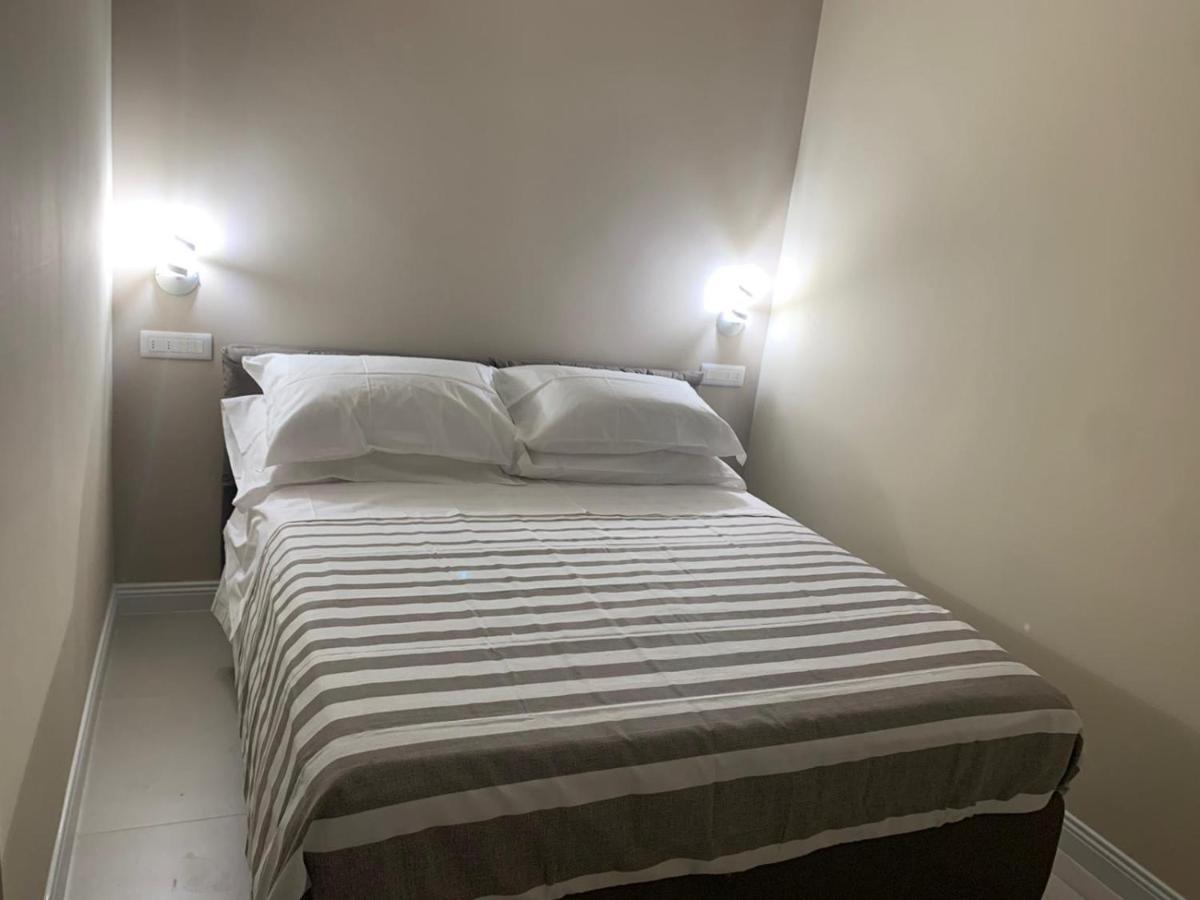 Penthouse Aureliana Attico Con Piscina A Apartment *
