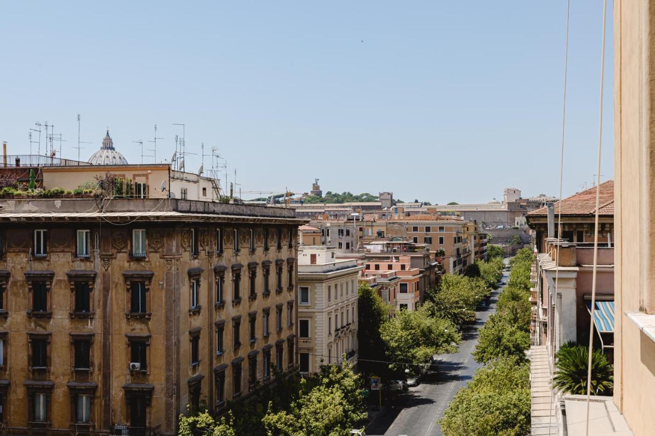 Elegante E Classico Attico Con Terrazzo Privato Vicino Al Vaticano * Rome