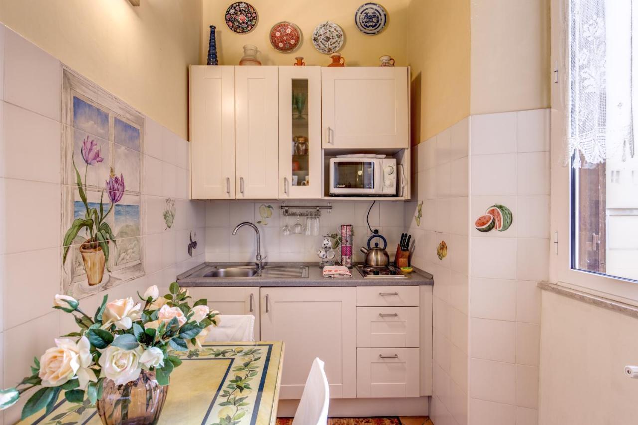 Monti Romantic Sunshine Maisonette Apartment Rome