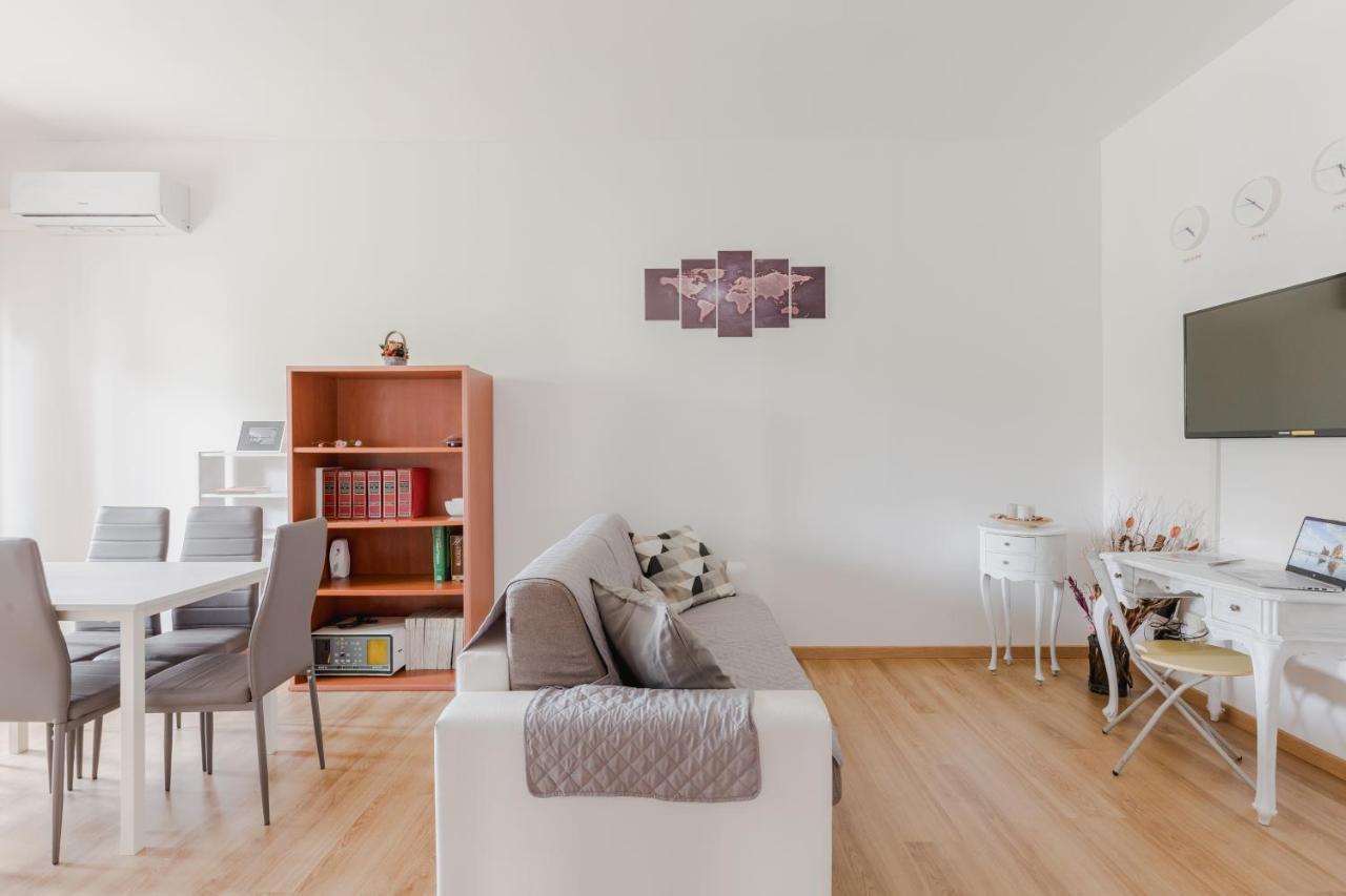 Apartamento Pelizzi Apartment, 5 Persone, 2 Camere, Balcone, Cinecitta Roma