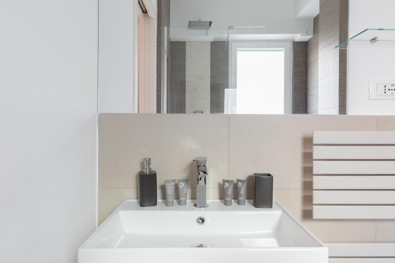 Amoretti Apartment, 6 Persone, 3 Camere, 2 Bagni, Balcone, Wi-fi, Metro B Monti Tiburtini Apartment *