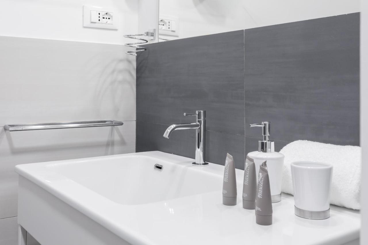 Apartment Amoretti Apartment, 6 Persone, 3 Camere, 2 Bagni, Balcone, Wi-fi, Metro B Monti Tiburtini *