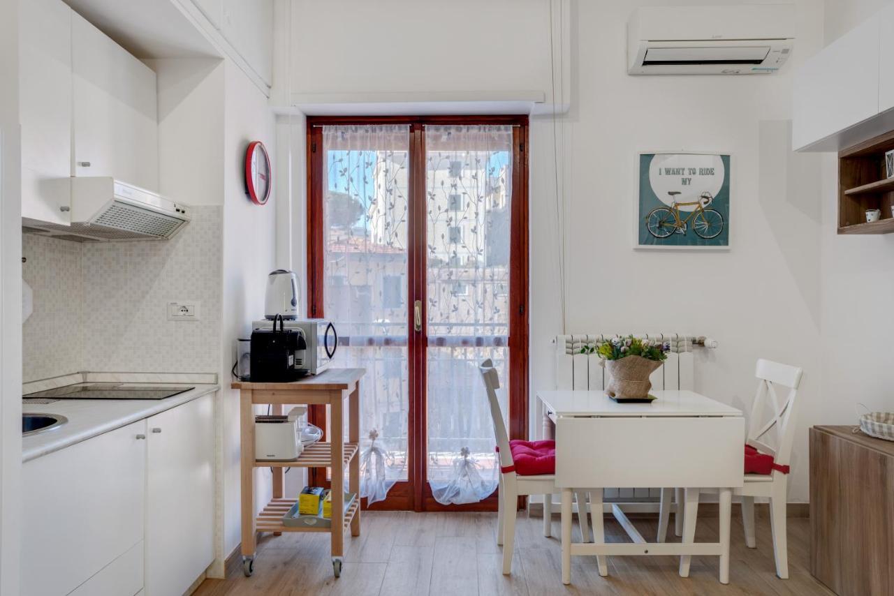 Walking Distance From San Pietro Apartment