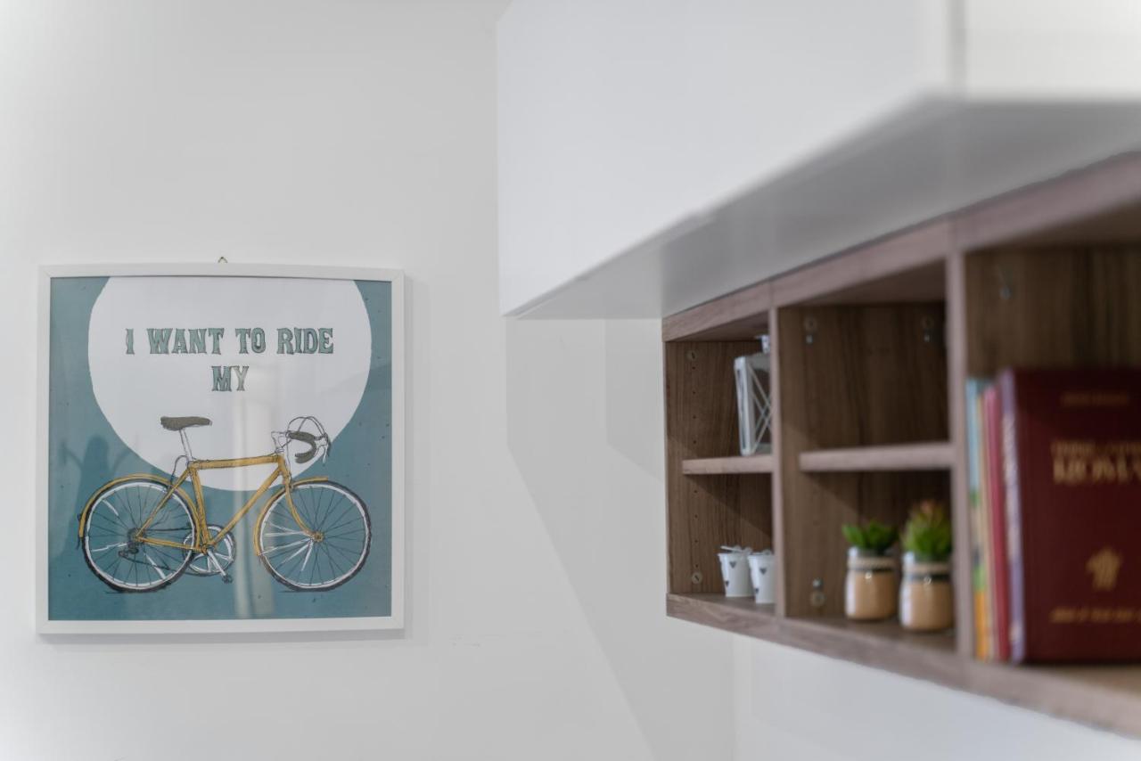 Walking Distance From San Pietro Apartment *