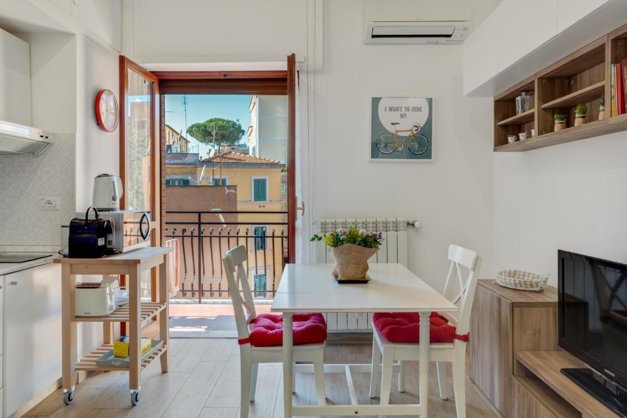 Apartment Walking Distance From San Pietro Rome