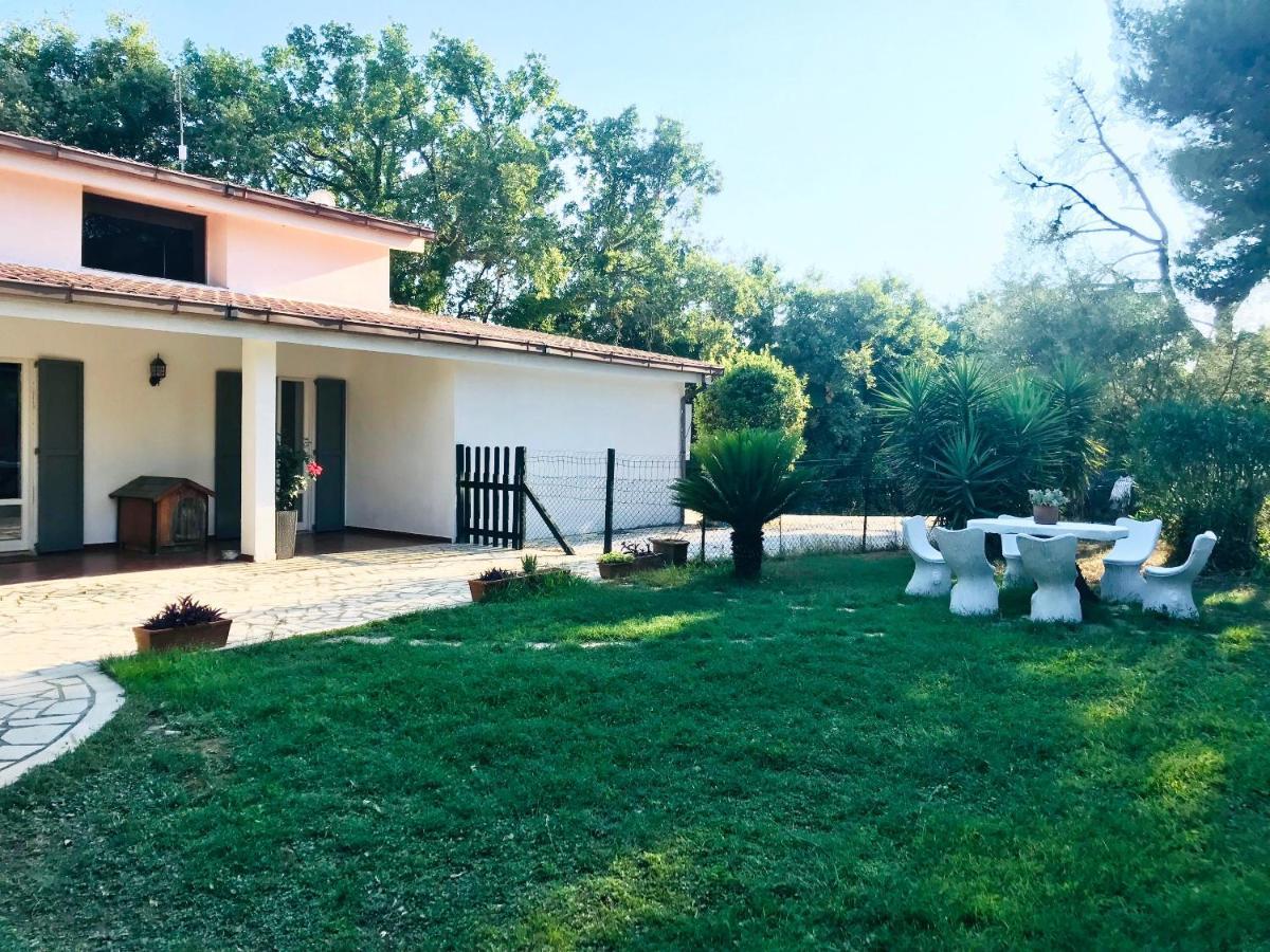 Holiday home 3 Bedrooms House With Jacuzzi Enclosed Garden And Wifi At Castel Di Decima *