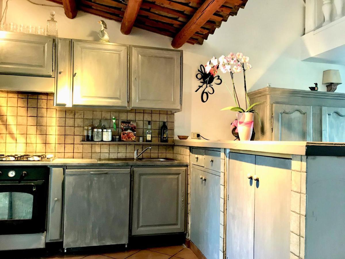 3 Bedrooms House With Jacuzzi Enclosed Garden And Wifi At Castel Di Decima * Rome