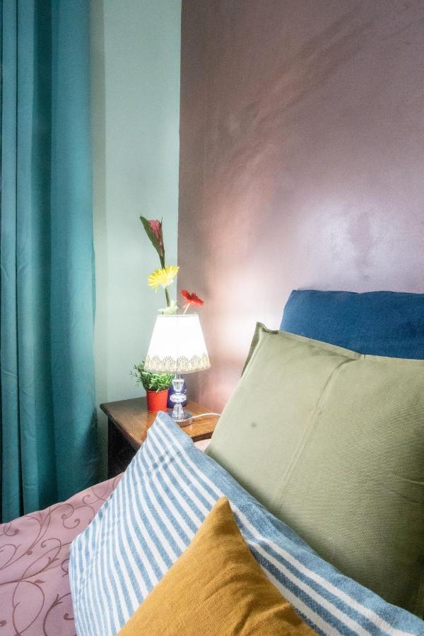 Colorful Yard Bed & Breakfast