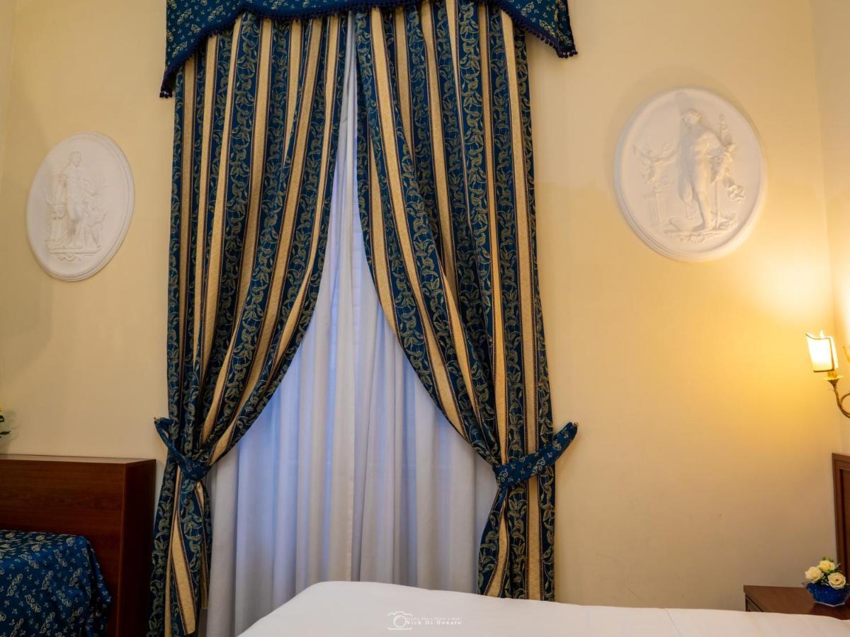Caroline 2* Rome