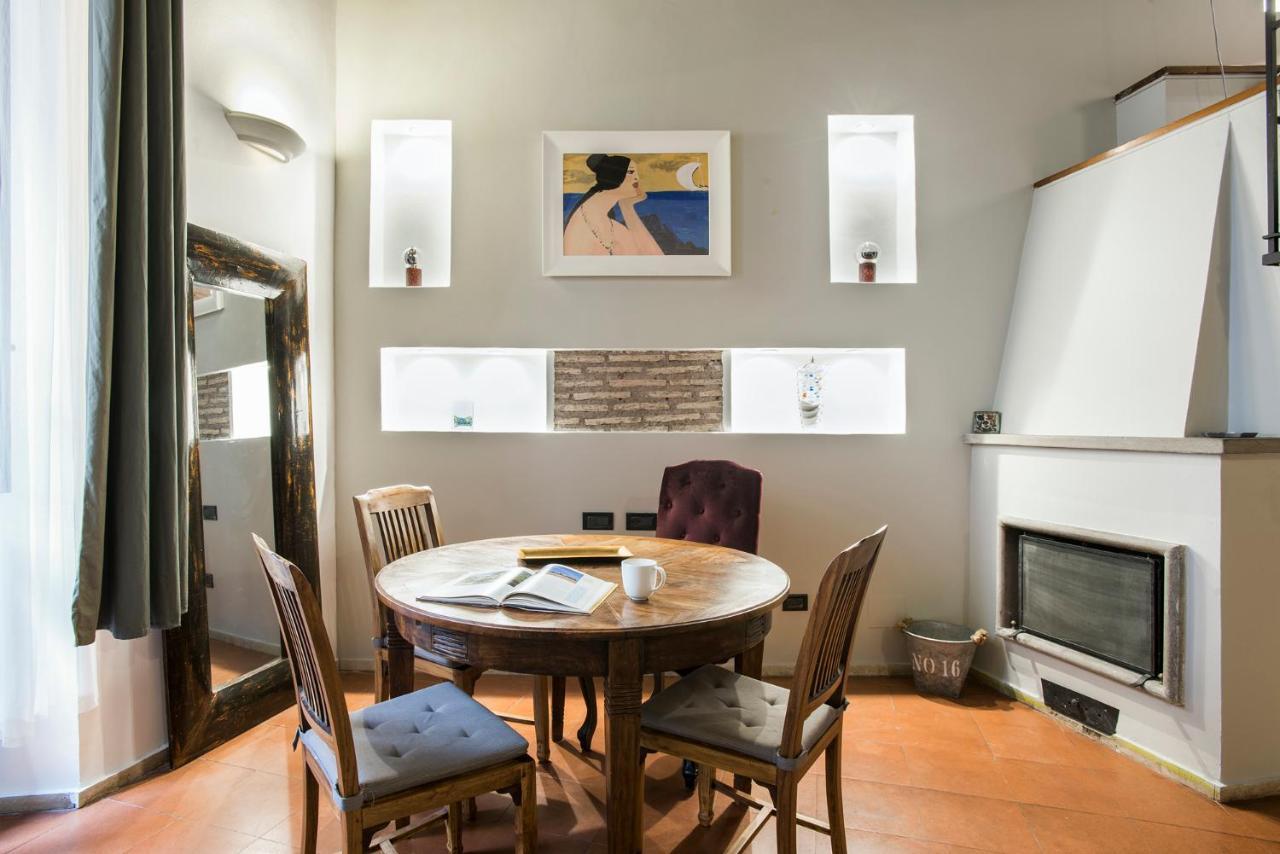 Apartment Charming Pantheon Apt In The Heart Of Rome *