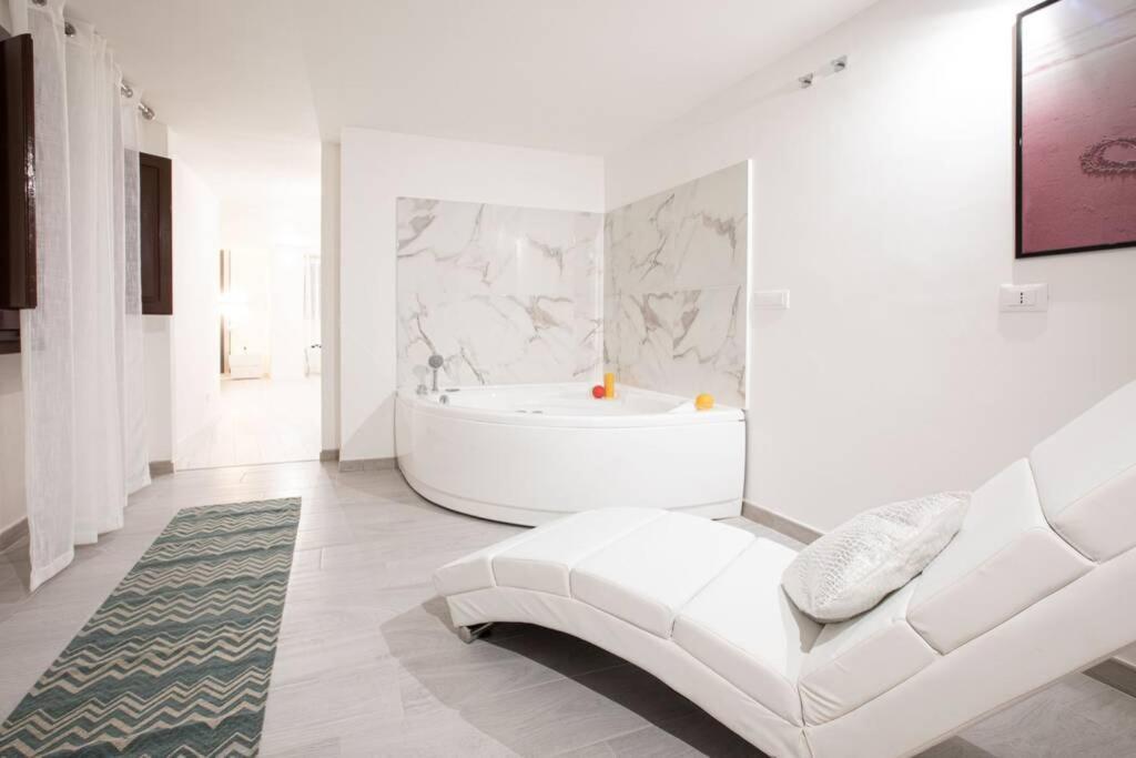 Unforgettable Split Level Jacuzzi Navona - Collection Apartment Rome