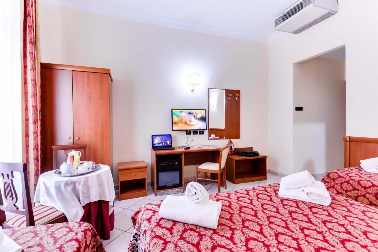 Caesar Hotel 2*