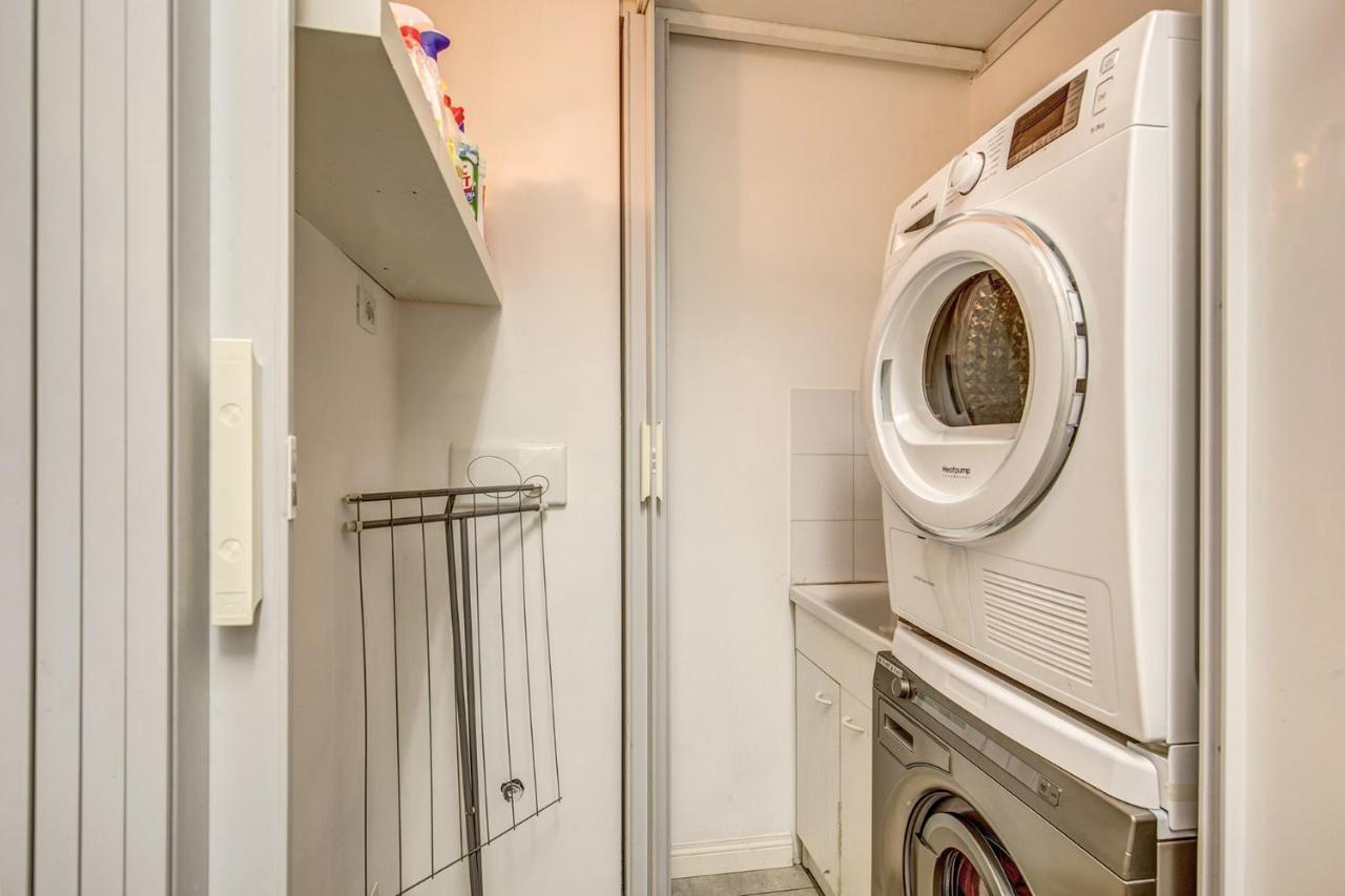 Enjoy Luxury In Apartment *