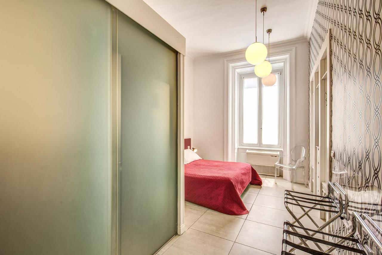 Enjoy Luxury In Apartment *