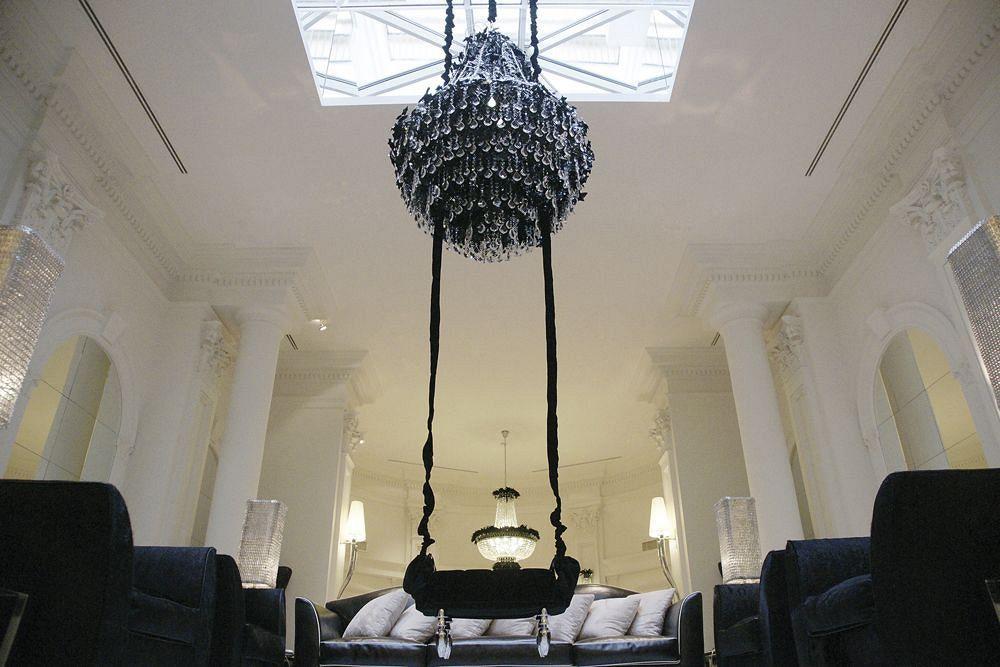 Leon's Place In Hotel