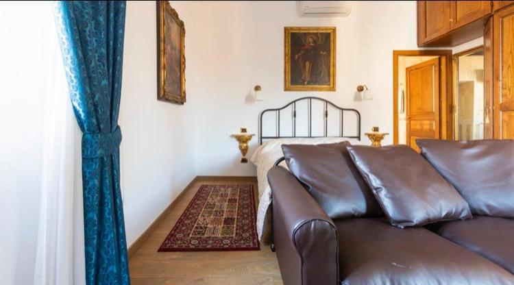 Casa Sangalletti * Roma
