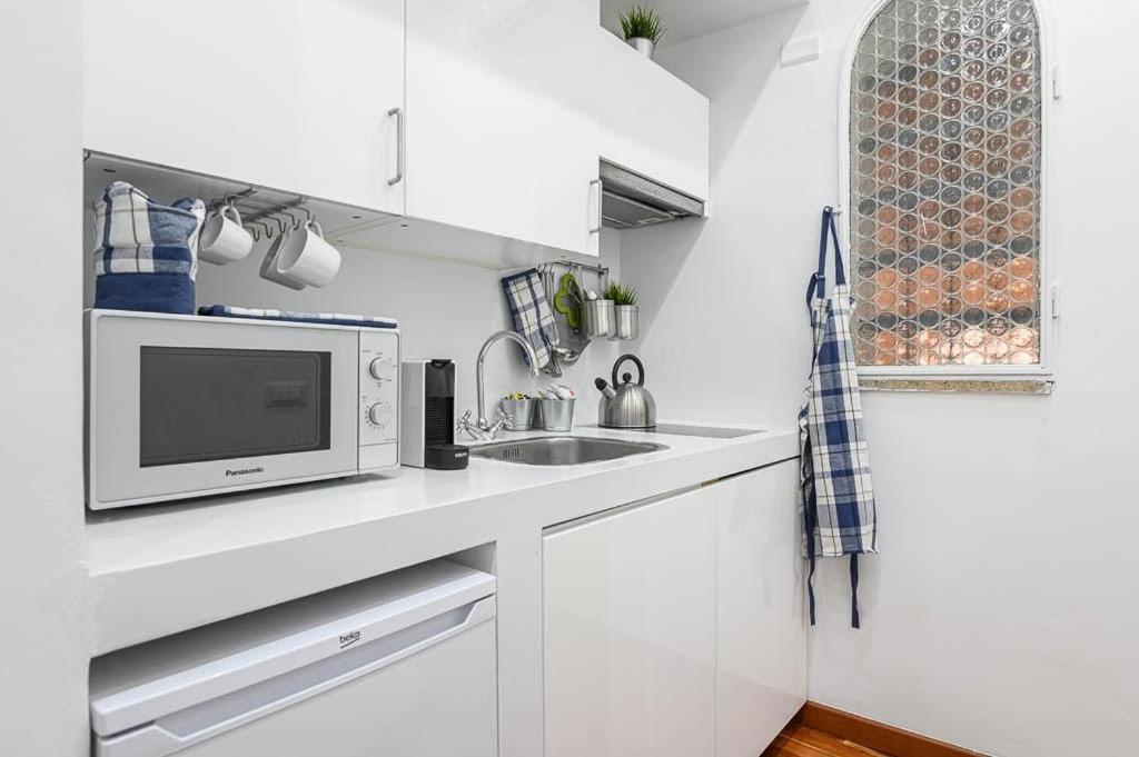 Apartment Design Trevi Fountain *