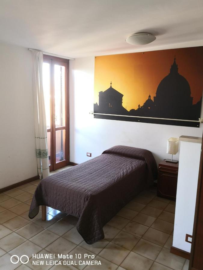 Acomodação com café da manhã  Domus Getsemani Roma