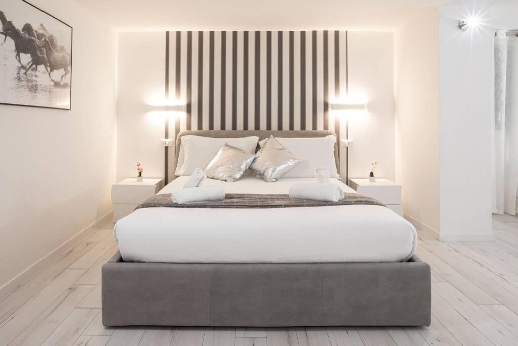 Apartment Unforgettable Split Level Jacuzzi Navona - Collection