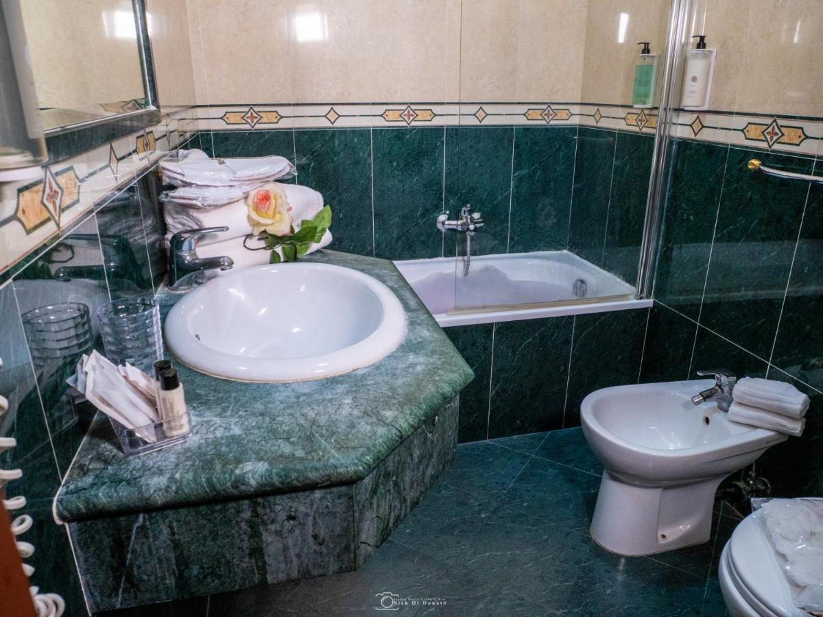 Caesar Hotel 2*