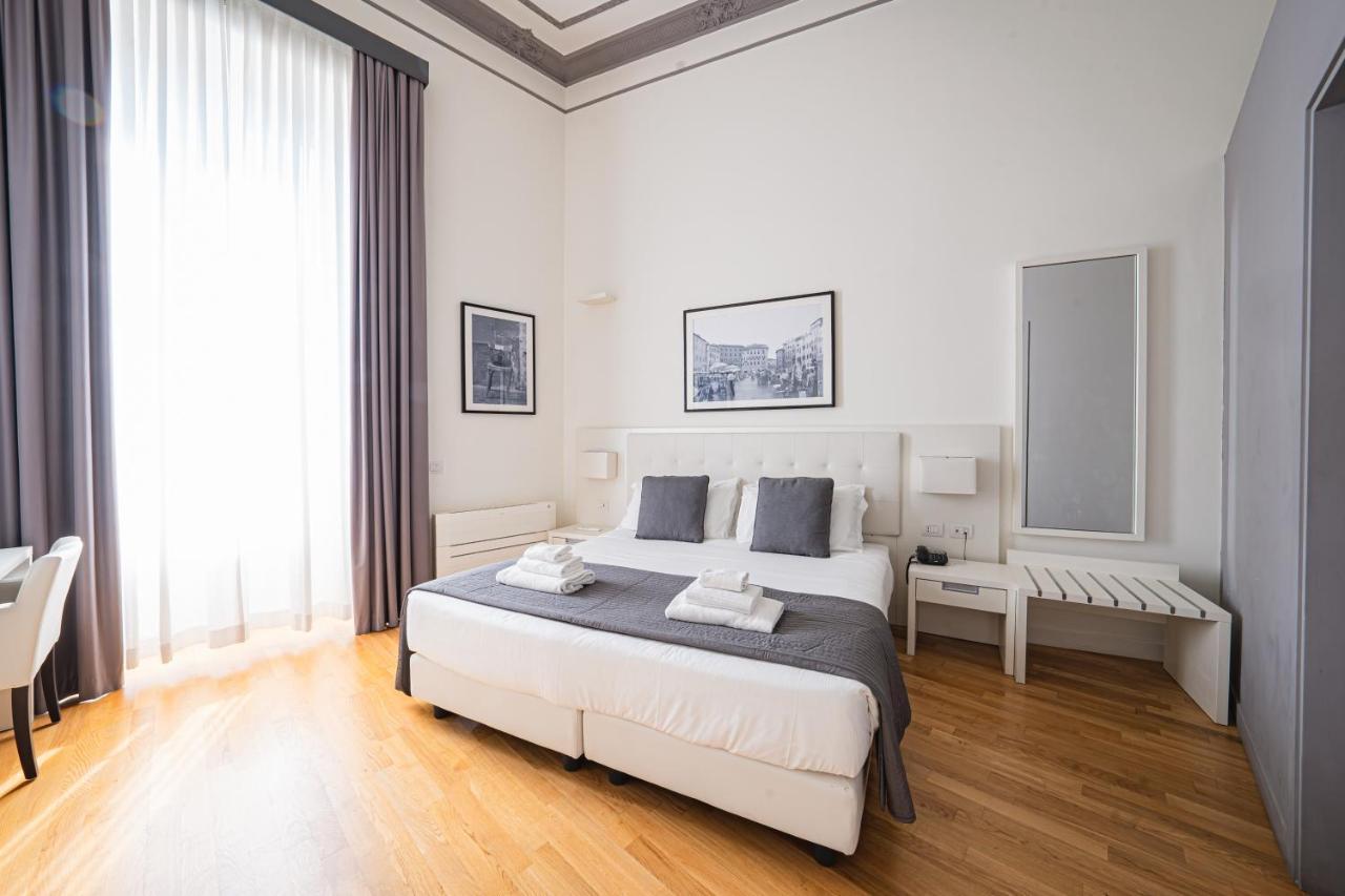 Capitals Luxury River Roma