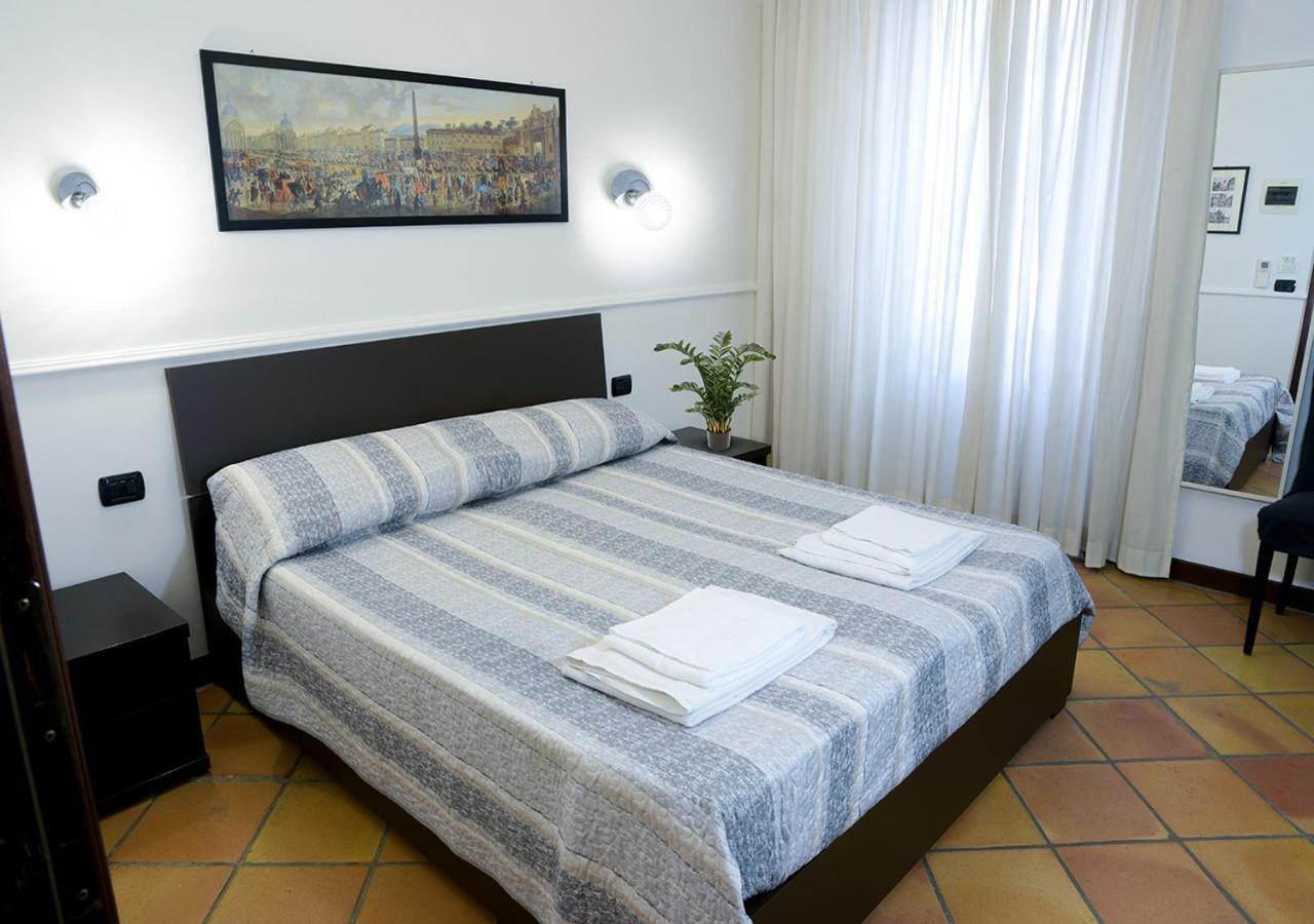 Gh Colosseum Couette-café Rome
