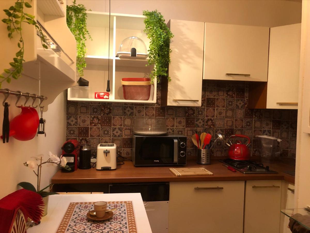 Chez Moi - Cinzia Roma