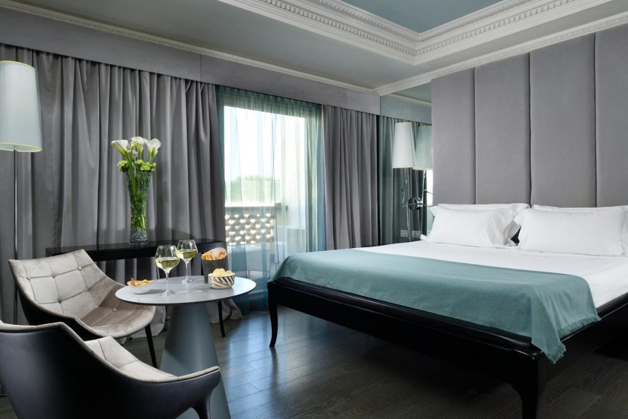 Leon's Place In Hotel 4*