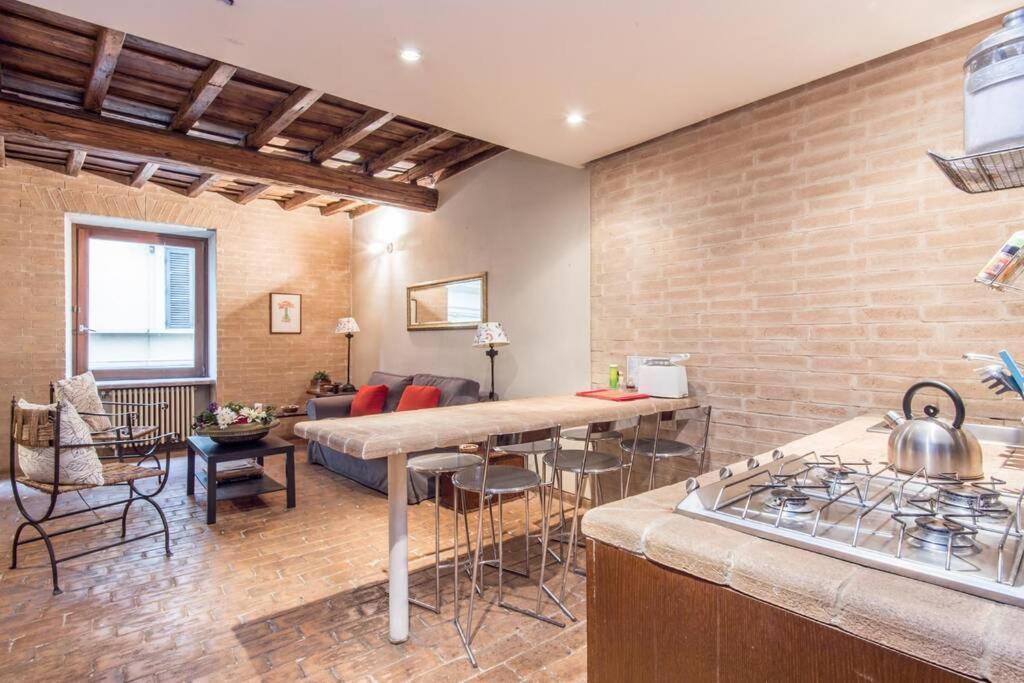 Apartment Enchanting Two Bedroom Navona Rome