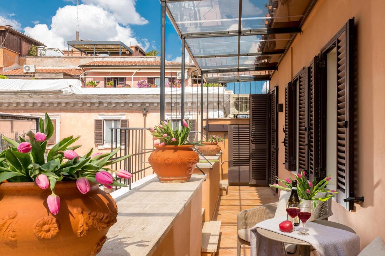 Lovely Spanish Steps With Balcony *