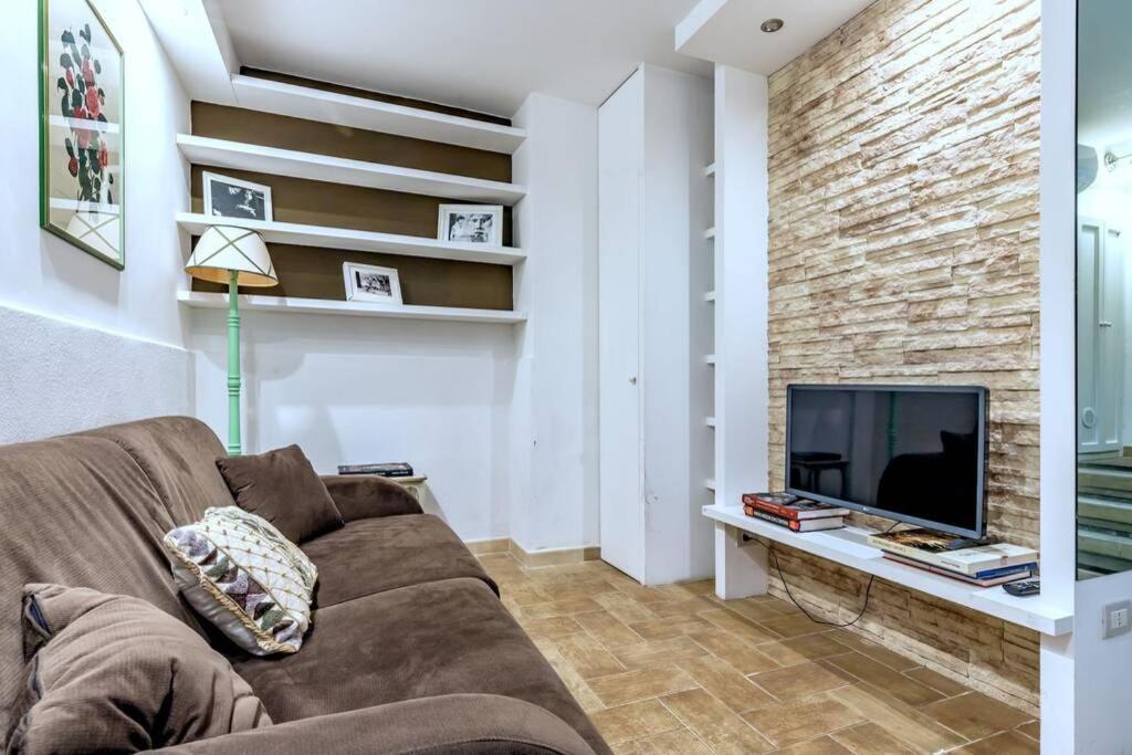 Lovely Ground Floor Colosseo Wi-fi Ac * Roma