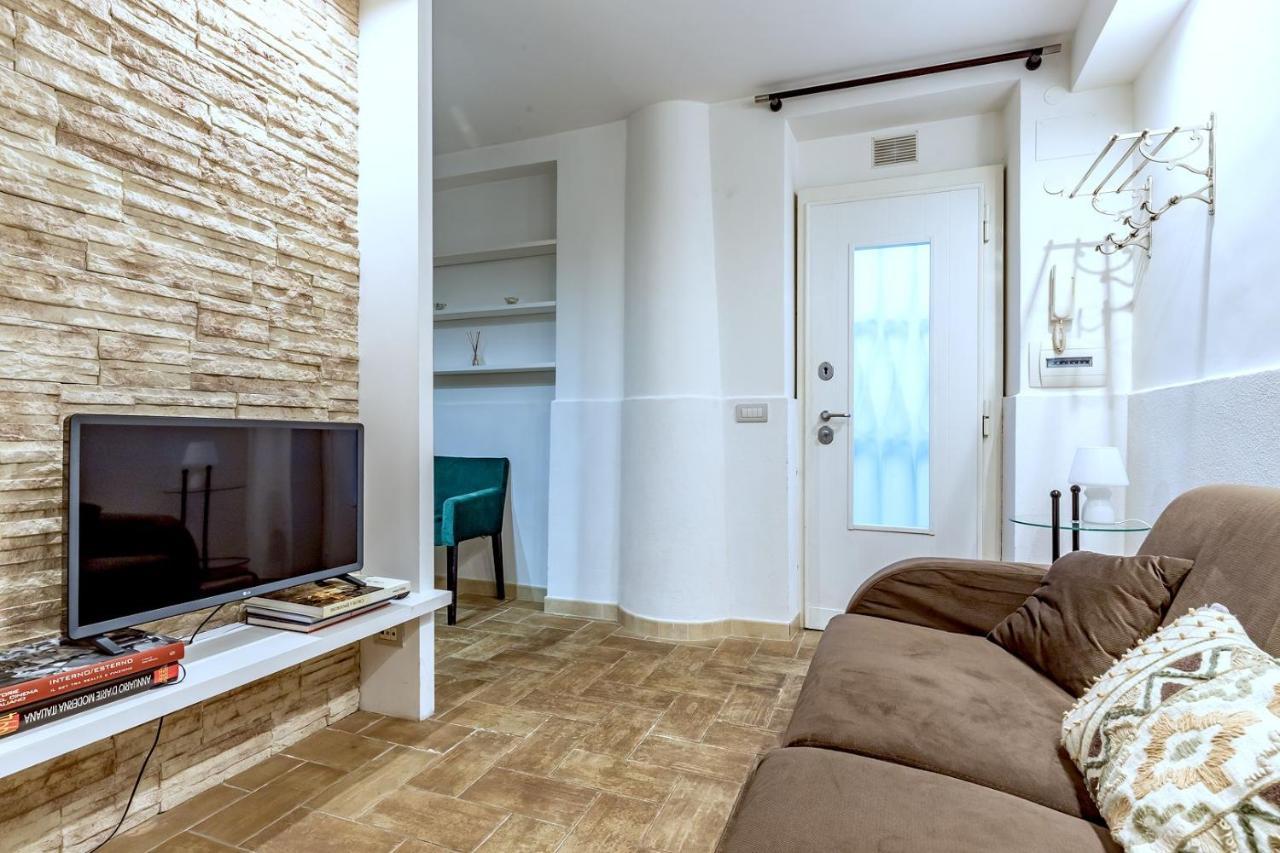 Lovely Ground Floor Colosseo Wi-fi Ac Appartamento *