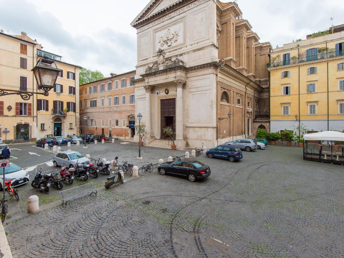 Coronari Enchanting Two Bedroom Appartement Rome