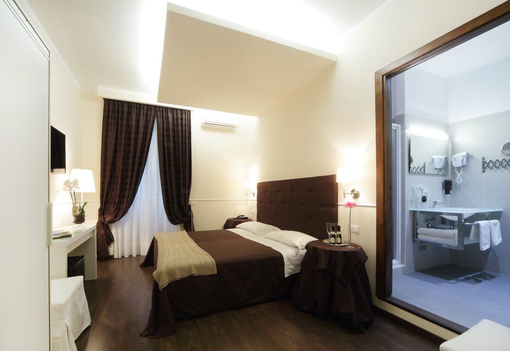 Couette-café Caesar Place 4*