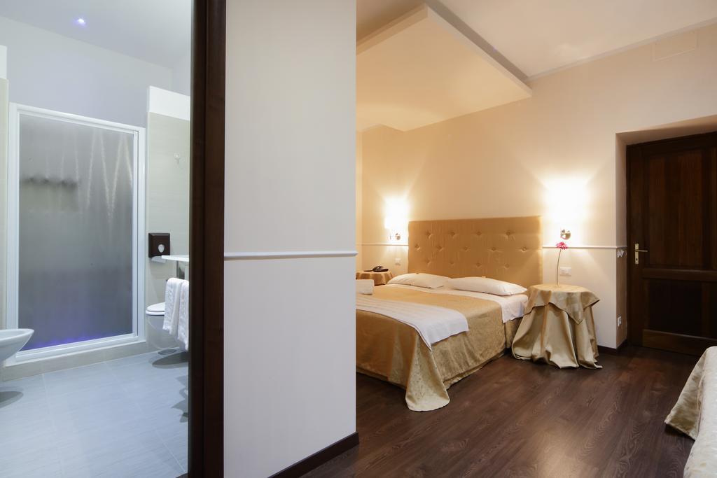 Caesar Place Couette-café 4*