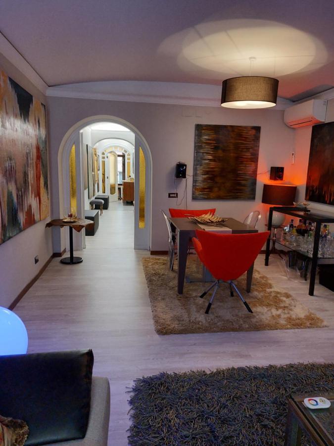 Contemporary Art By Spanish Step Guest house