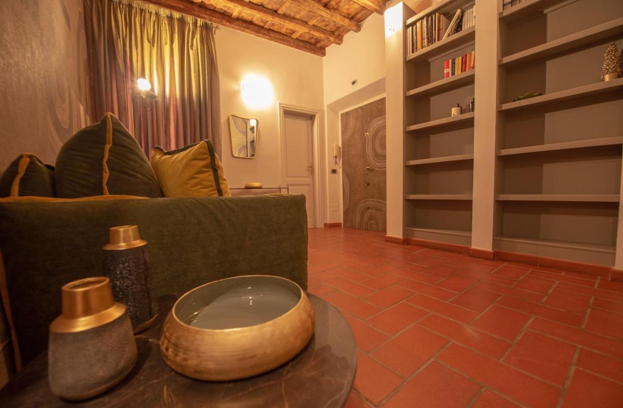 Anna Trevi - Luxury In Rome