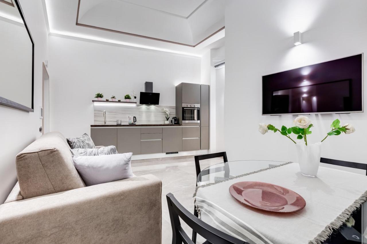Unoseitre - Luxury & * Roma