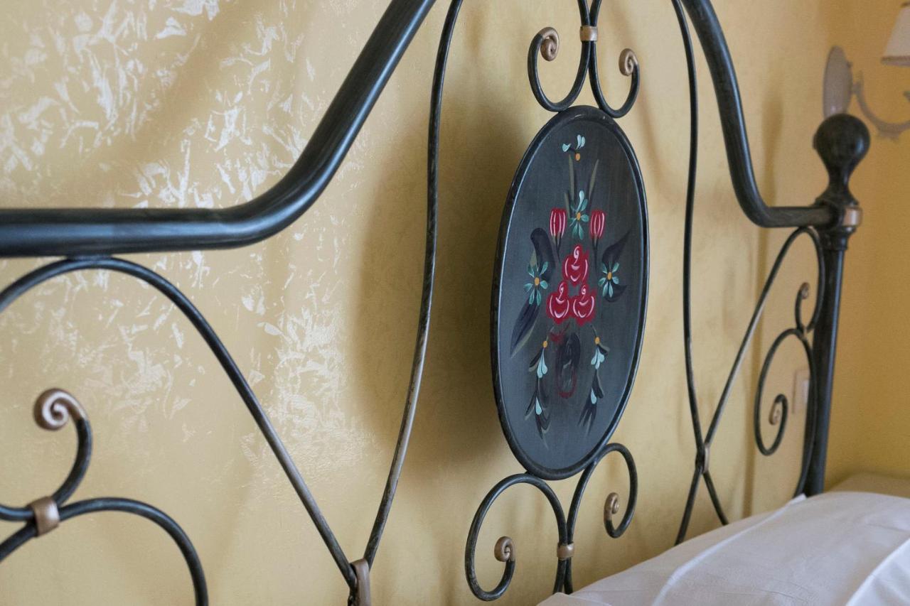 La Breccia A Porta Pia Bed & Breakfast