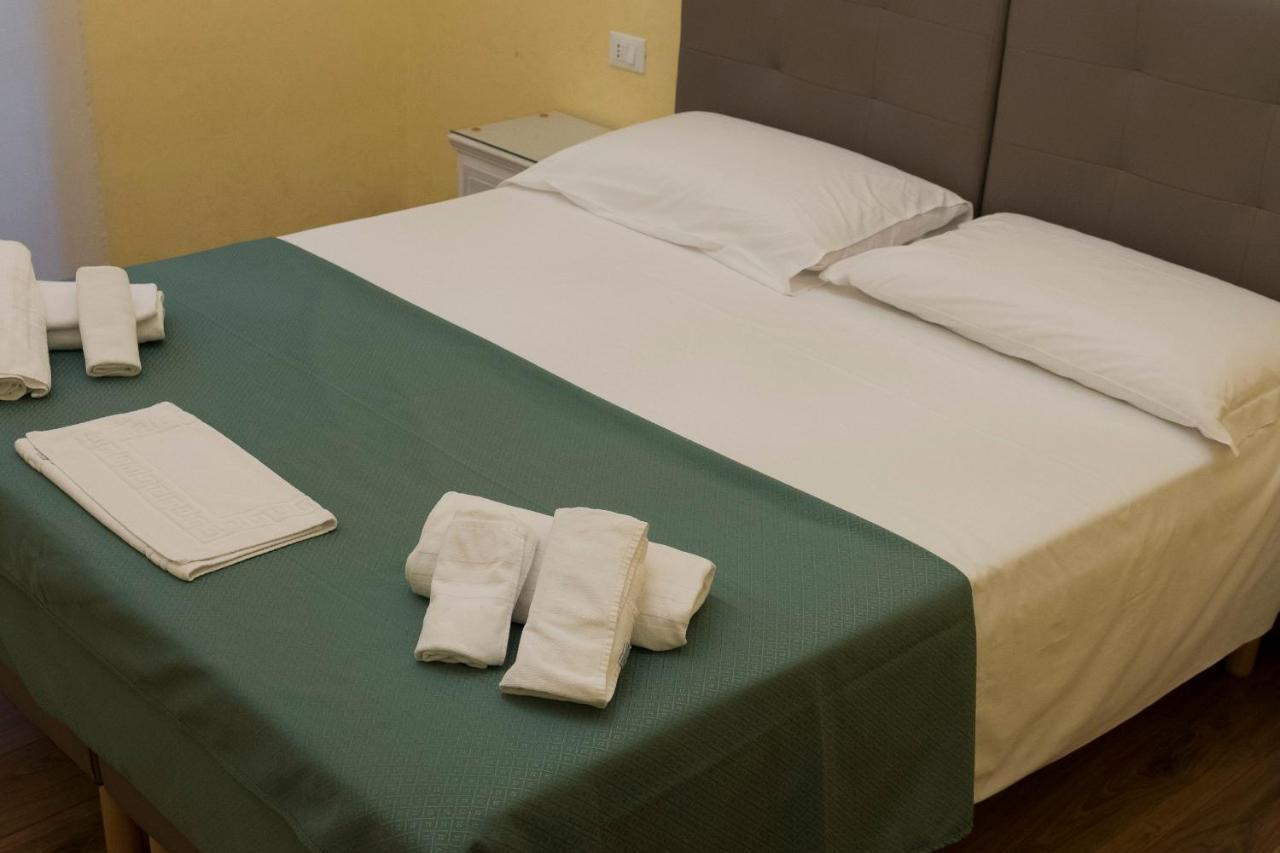 La Breccia A Porta Pia Bed & Breakfast 3*