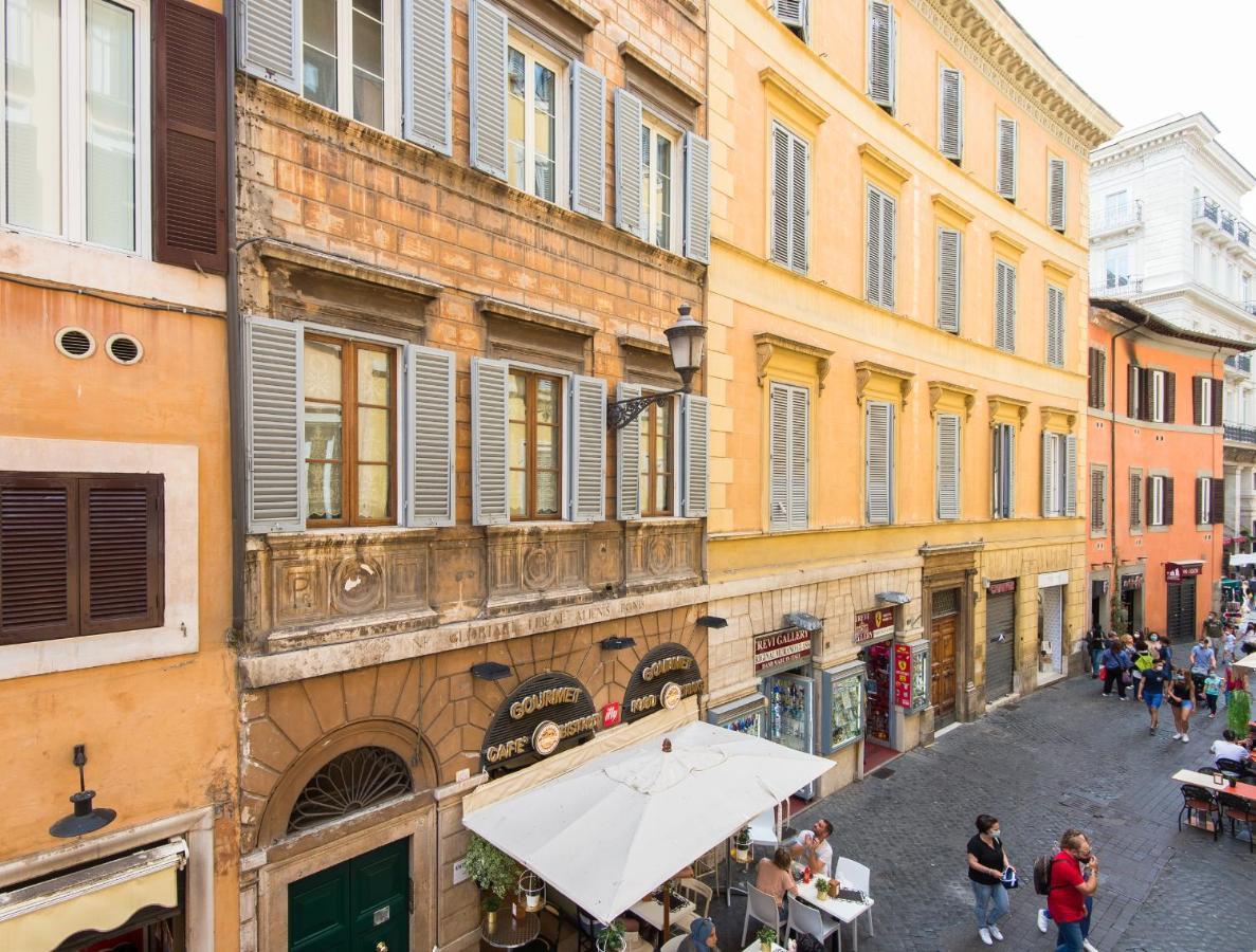 Muratte Facing Trevi's Fountain Apartment