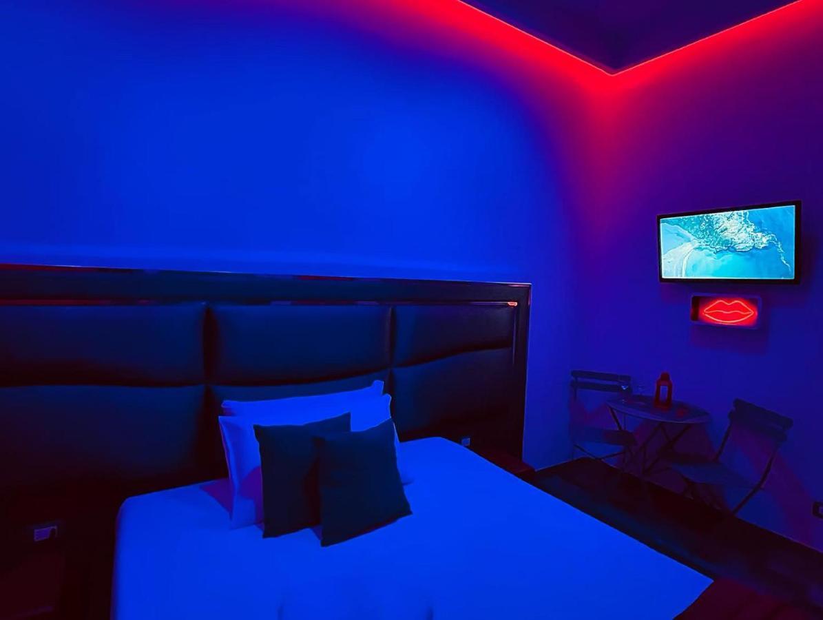 Couette-café Cocorita Suites *