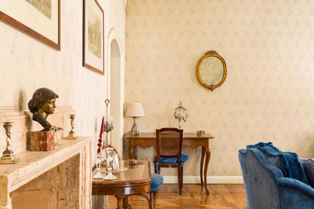 Emma Flat * Rome