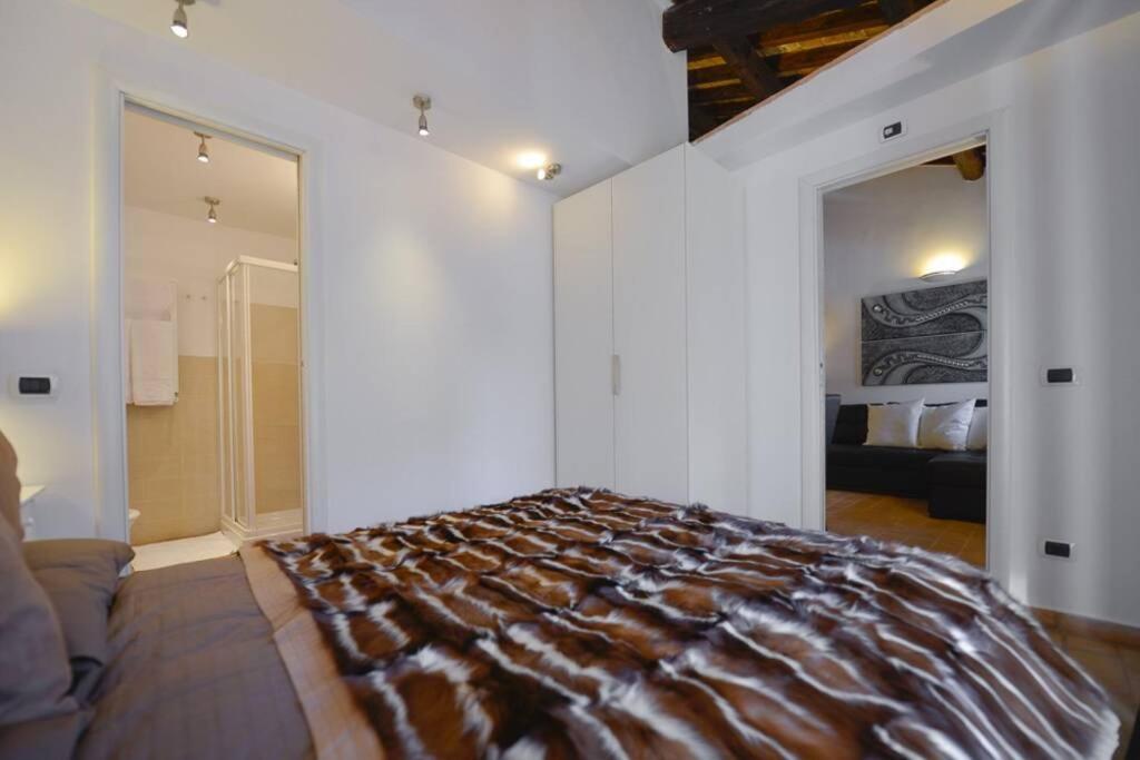 Ibernesi - Charming At The Forums Appartement