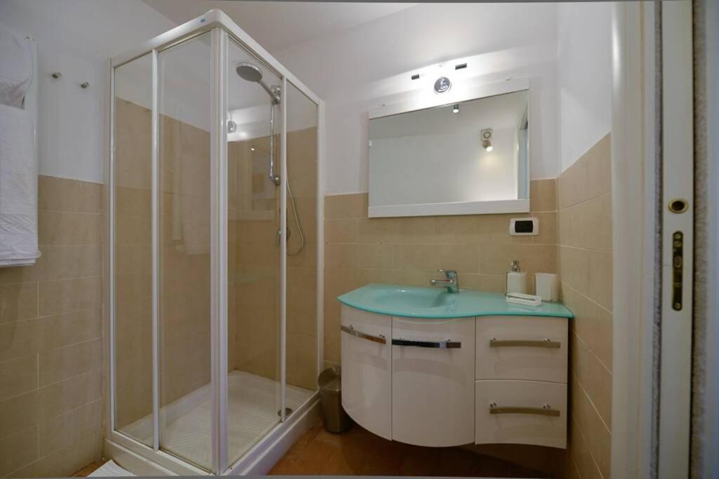 Ibernesi - Charming At The Forums Appartement
