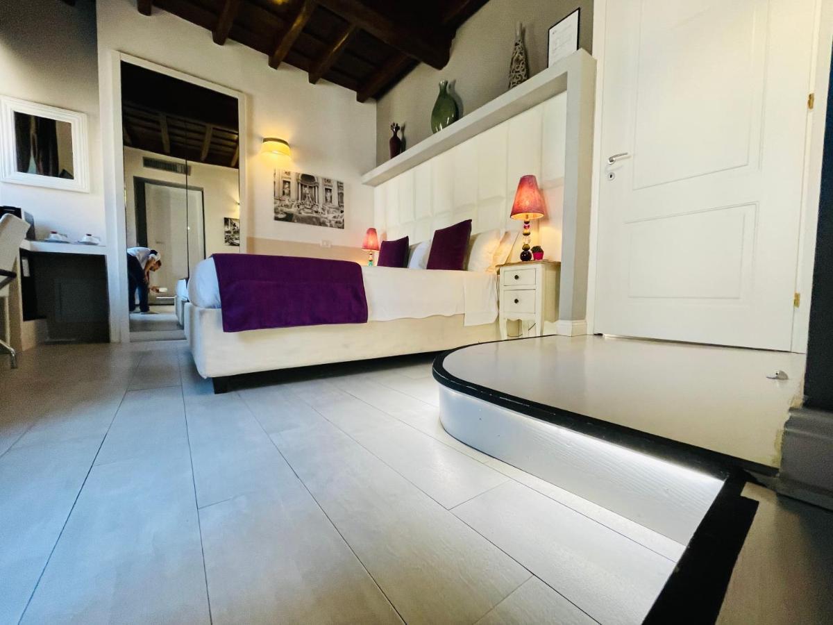 Maison d'hôtes Town House Spagna- Luxury With Jacuzzi Bath *