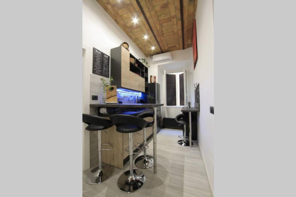Elegant In Inner At Vatican - Netflix And Optical Fiber Apartment