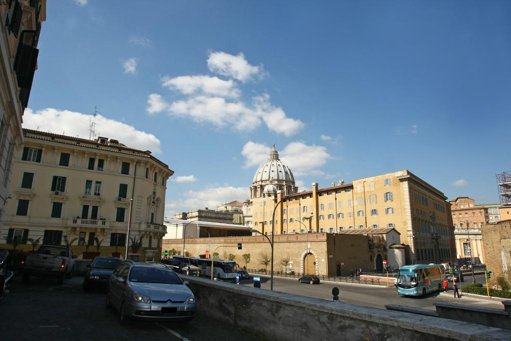 Bed & Breakfast Al Colonnato Di San Pietro 3*