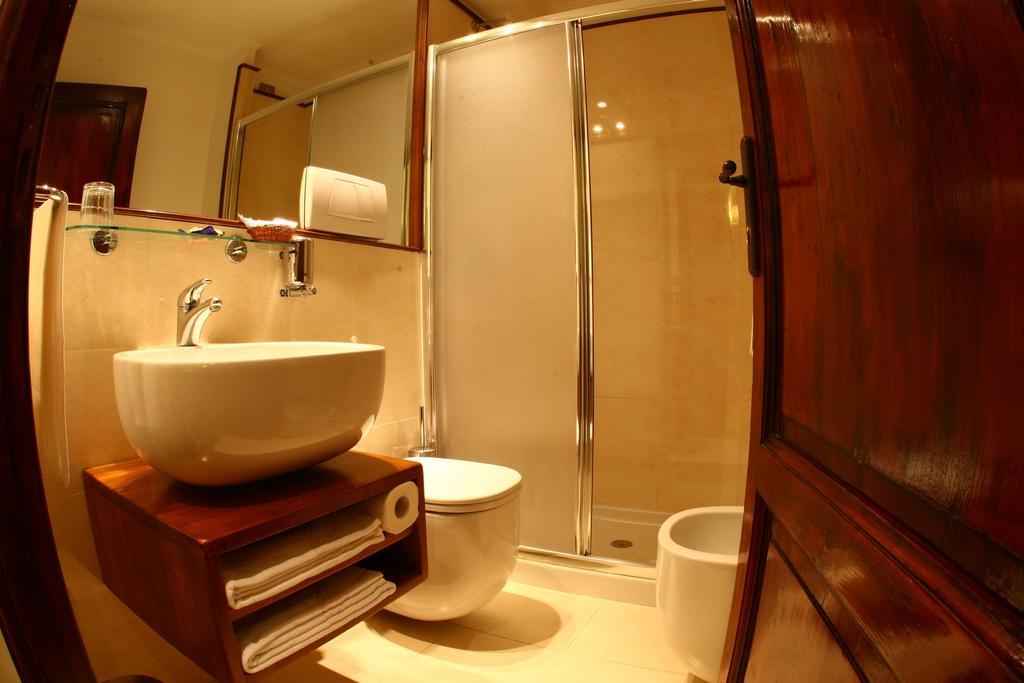 Al Colonnato Di San Pietro Bed & Breakfast 3*